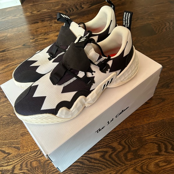 Trae Young 1s. - Picture 1 of 4